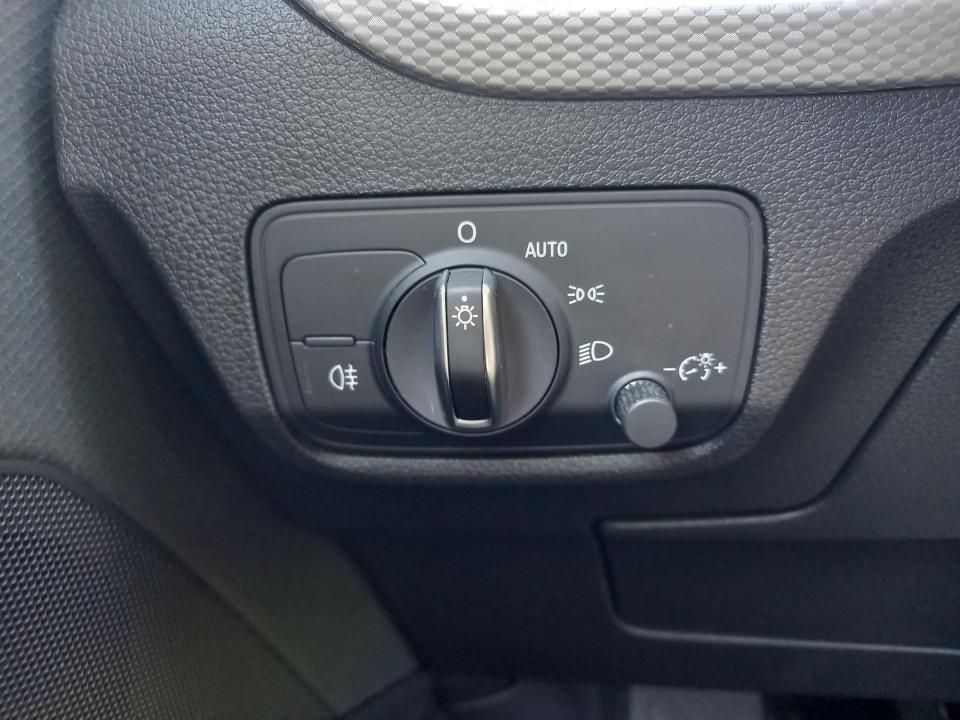 audi-q2-2024-gasolina-999cc