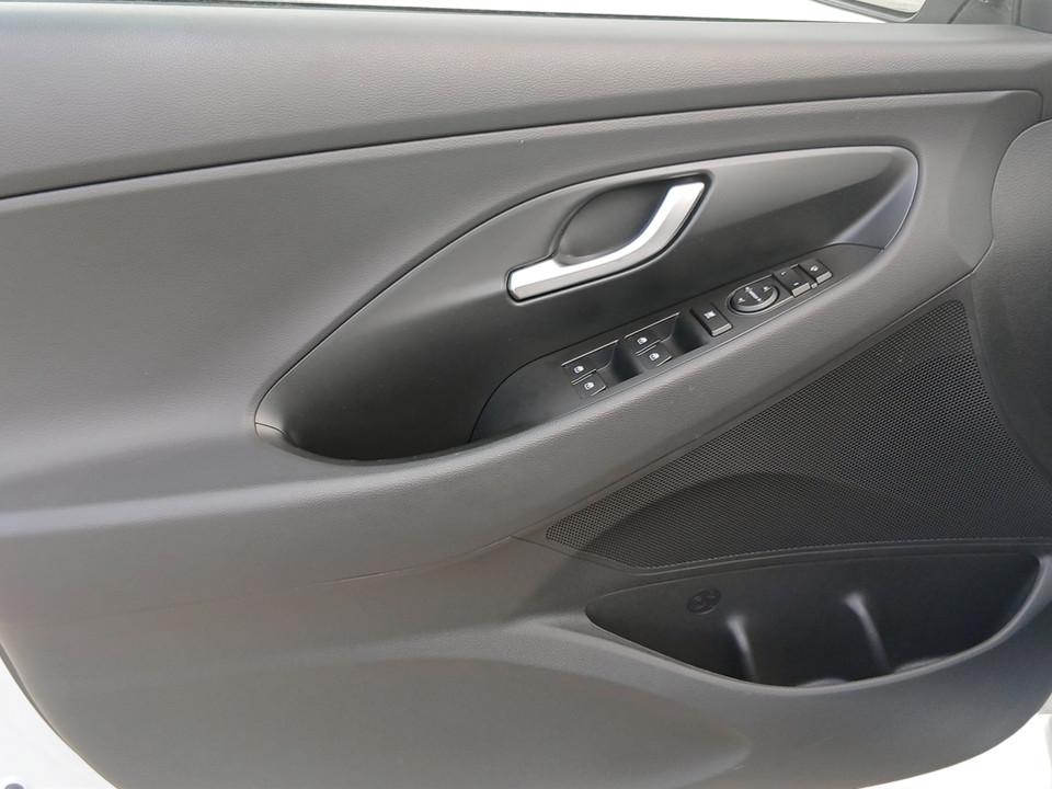 hyundai-i30-2024-gasolina-998cc