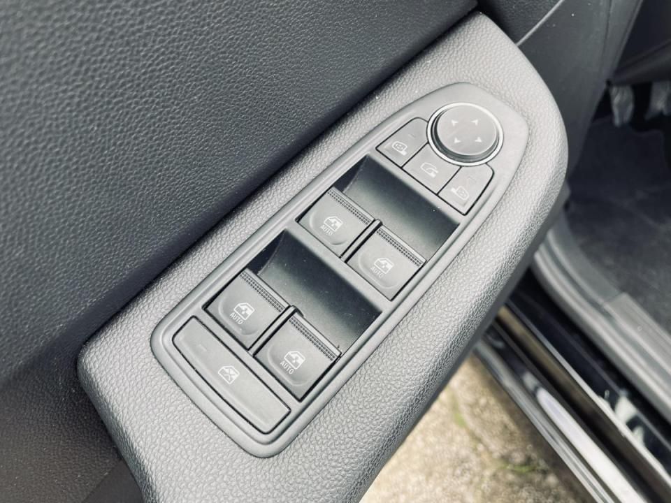 mitsubishi-colt-2024-gasolina-999cc
