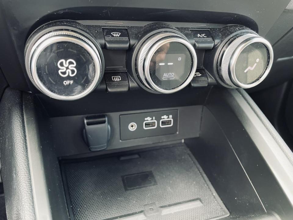 mitsubishi-colt-2024-gasolina-999cc