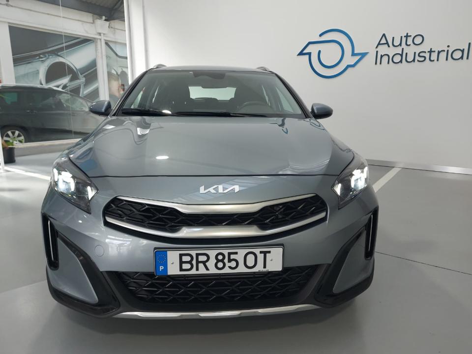 kia-xceed-2025-gasolina-998cc