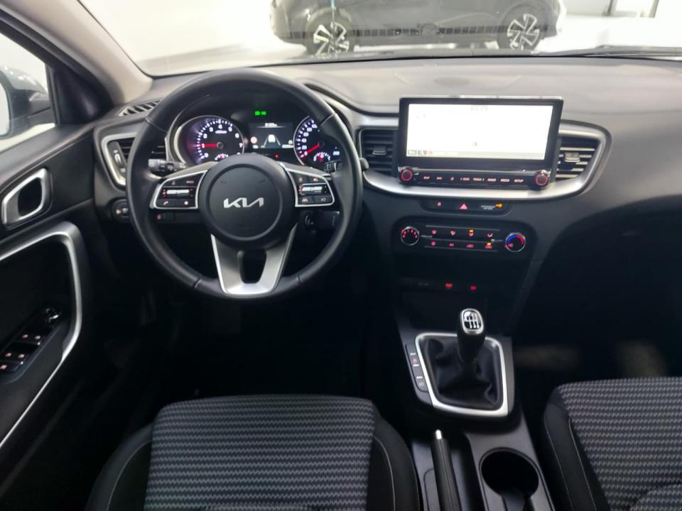 kia-xceed-2025-gasolina-998cc