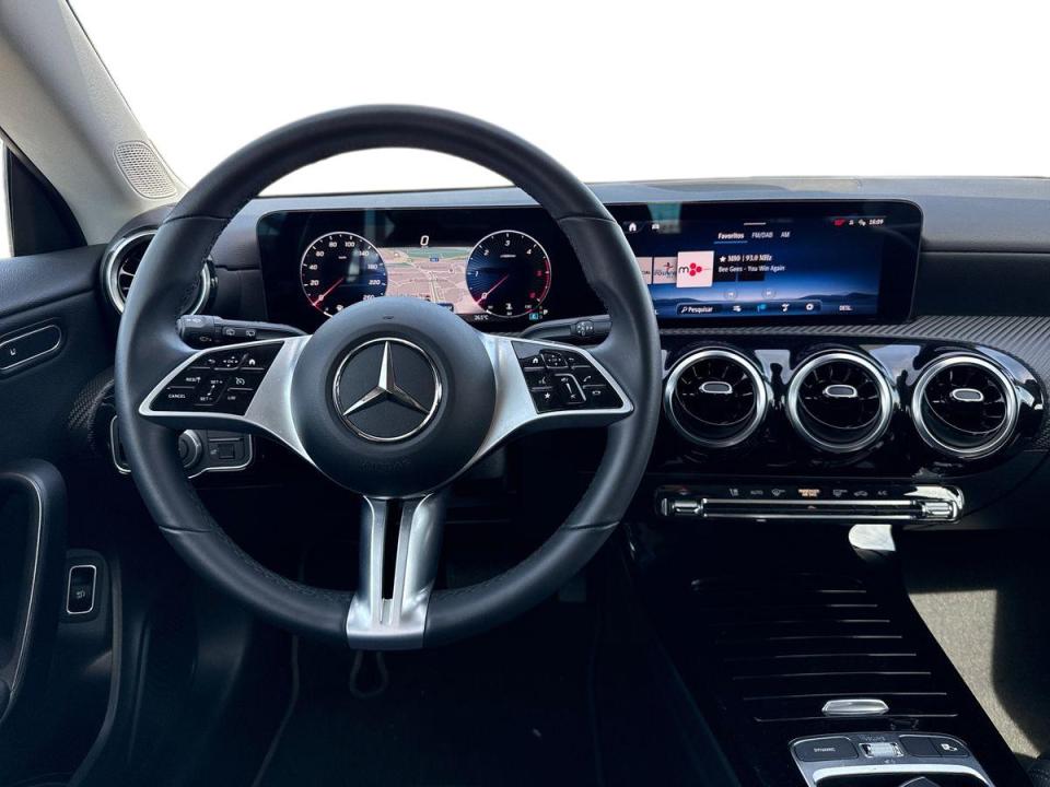 mercedes-benz-cla-2025-diesel-1950cc