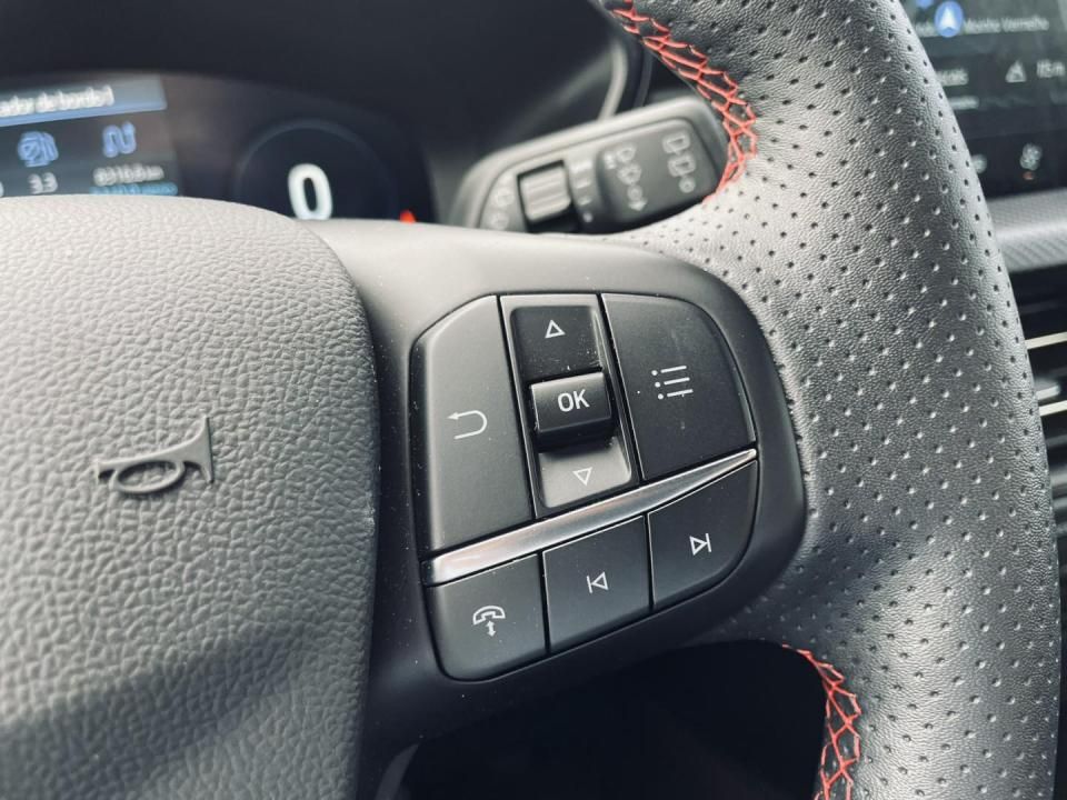 ford-kuga-2024-hibrido-2488cc