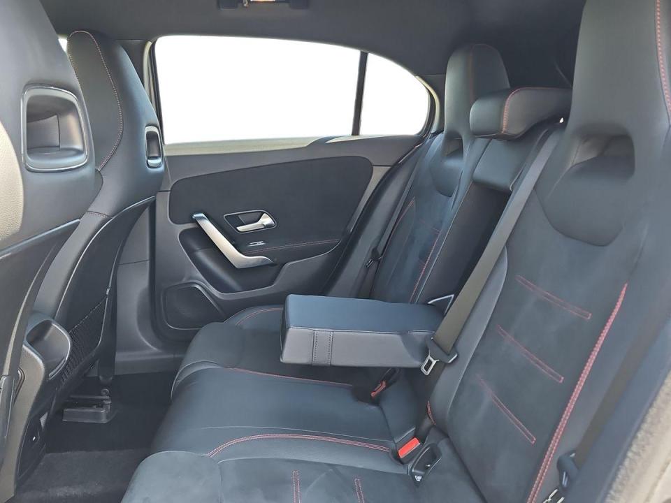 mercedes-benz-classe-a-2024-hibrido-1332cc