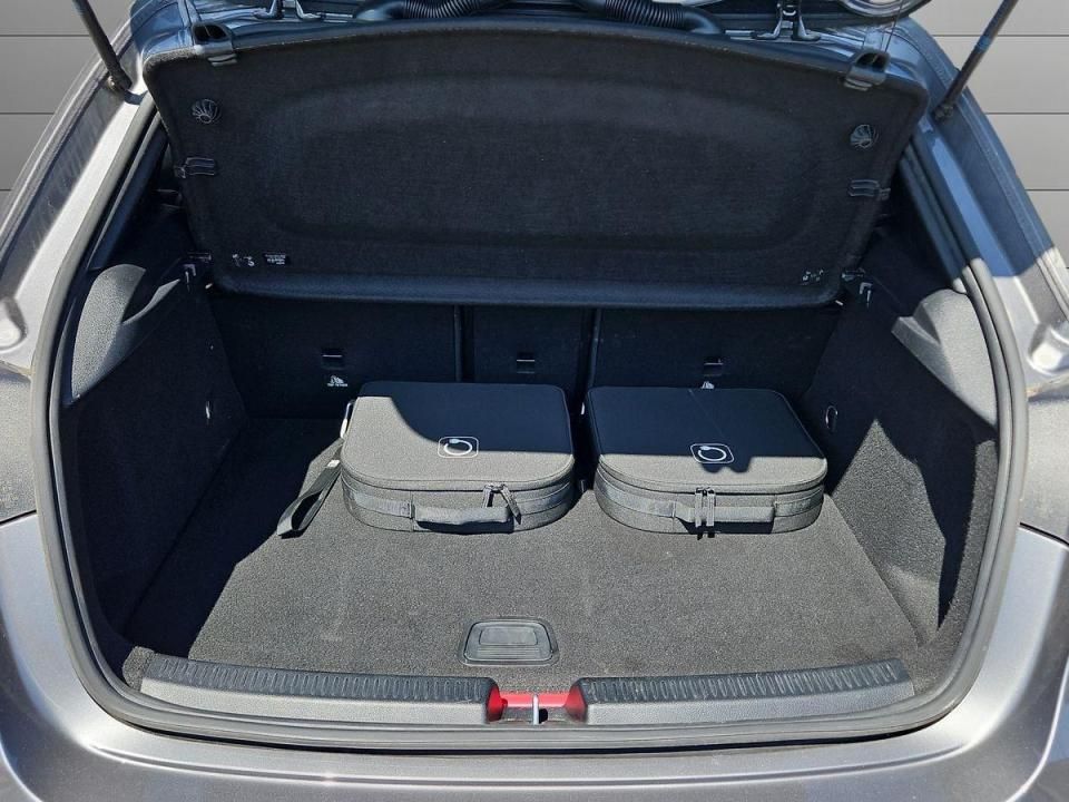 mercedes-benz-classe-a-2024-hibrido-1332cc