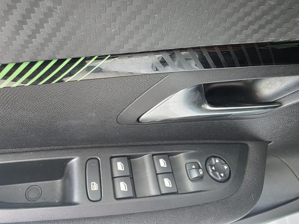 peugeot-208-2024-gasolina-1199cc
