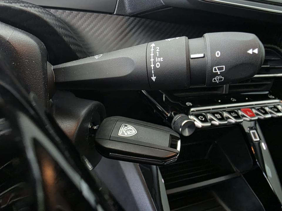 peugeot-208-2024-gasolina-1199cc