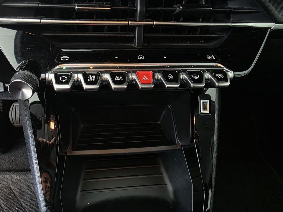 peugeot-208-2024-gasolina-1199cc