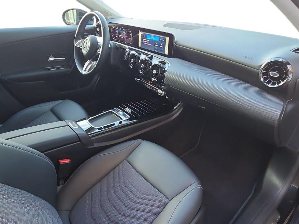 mercedes-benz-classe-a-2025-gasolina-1332cc