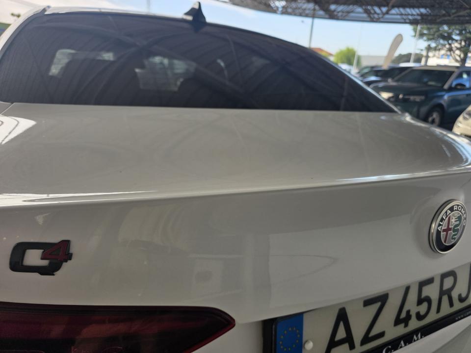 alfa-romeo-giulia-2023-diesel-2143cc