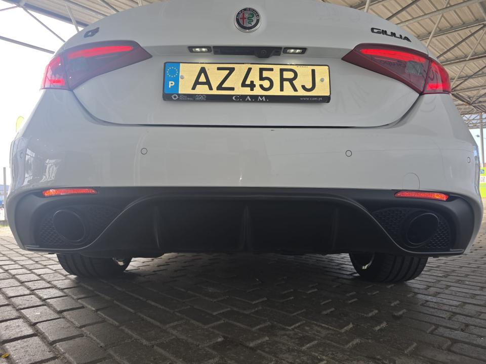 alfa-romeo-giulia-2023-diesel-2143cc