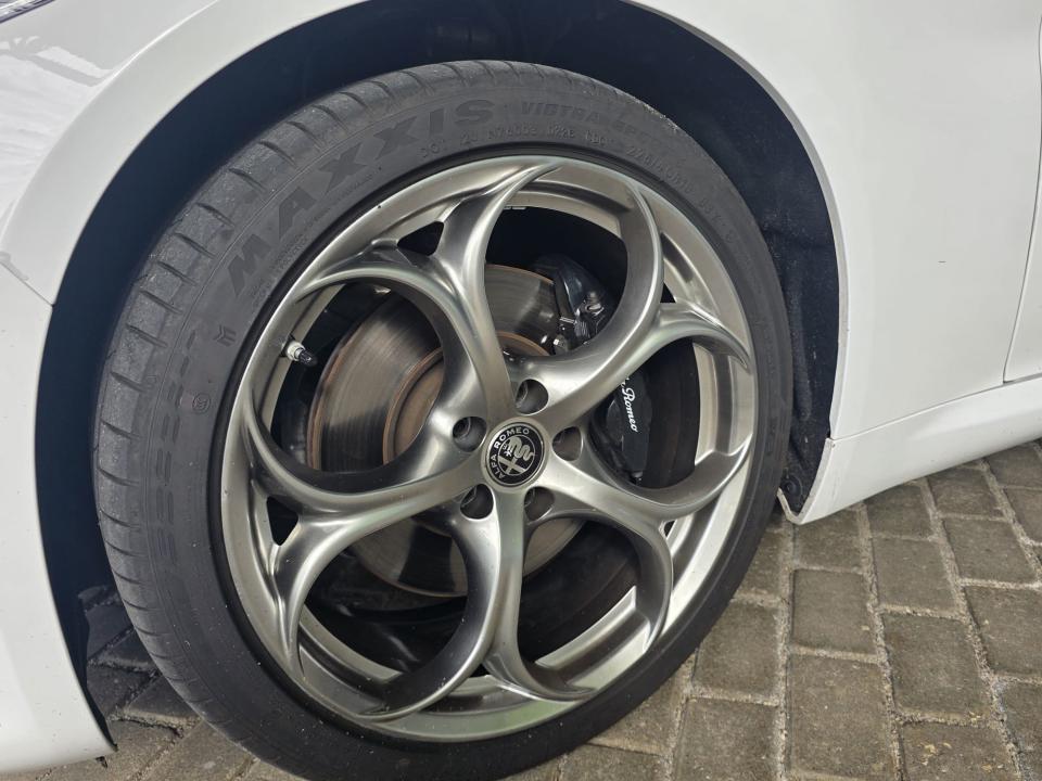 alfa-romeo-giulia-2023-diesel-2143cc