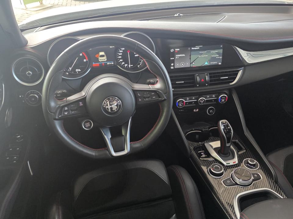 alfa-romeo-giulia-2023-diesel-2143cc