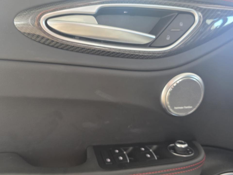 alfa-romeo-giulia-2023-diesel-2143cc