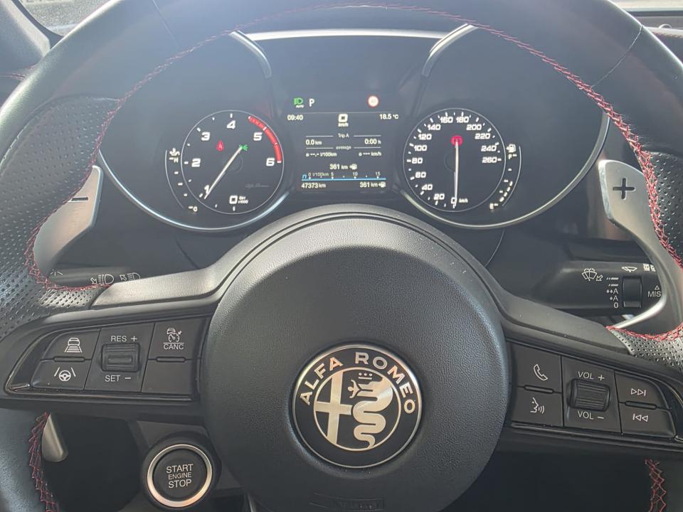 alfa-romeo-giulia-2023-diesel-2143cc