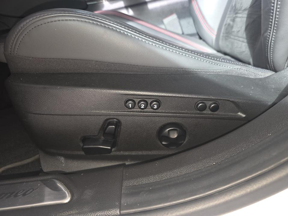 alfa-romeo-giulia-2023-diesel-2143cc