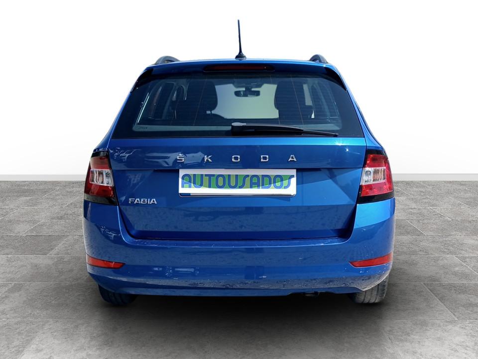 skoda-fabia-2022-gasolina-999cc