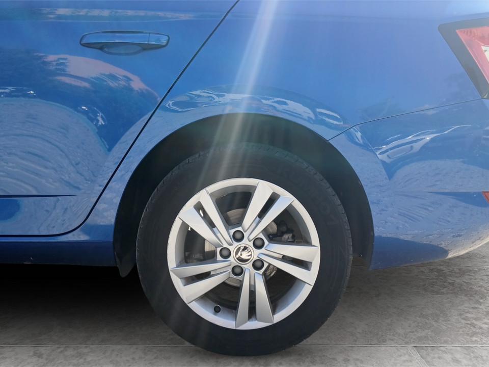 skoda-fabia-2022-gasolina-999cc