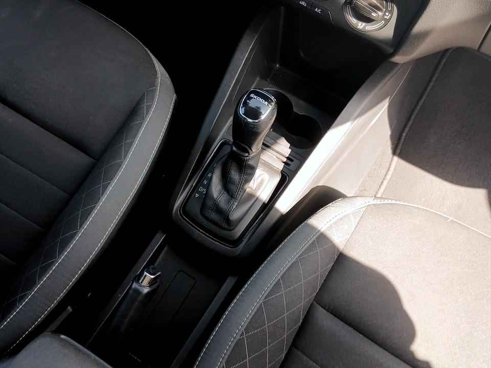 skoda-fabia-2022-gasolina-999cc
