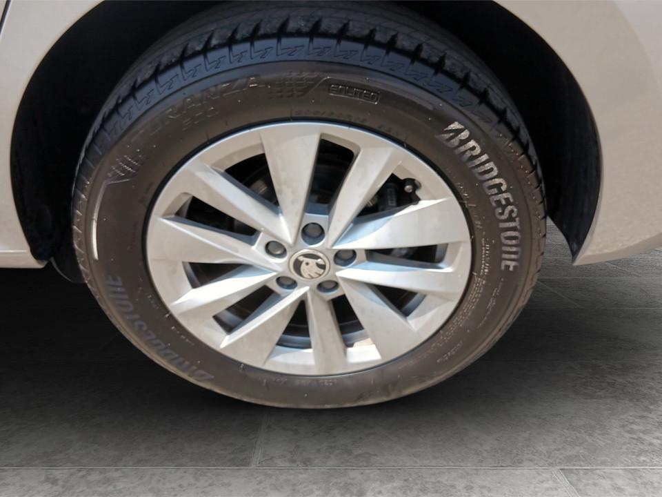 skoda-kamiq-2024-gasolina-999cc