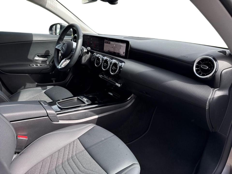 mercedes-benz-cla-2025-diesel-1950cc