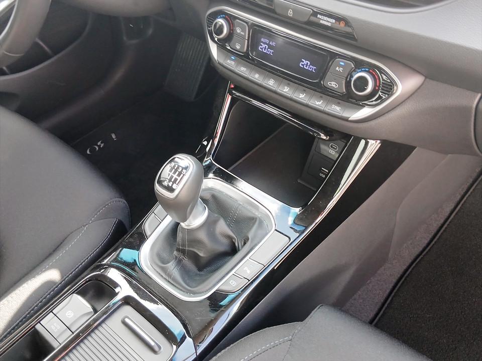 hyundai-i30-2024-gasolina-998cc