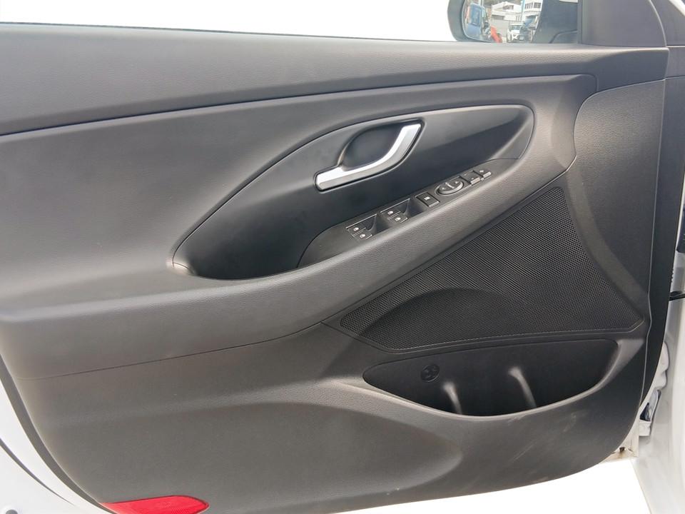hyundai-i30-2024-gasolina-998cc