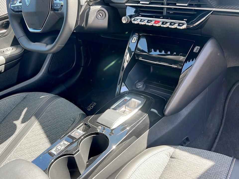 peugeot-208-2025-gasolina-1199cc