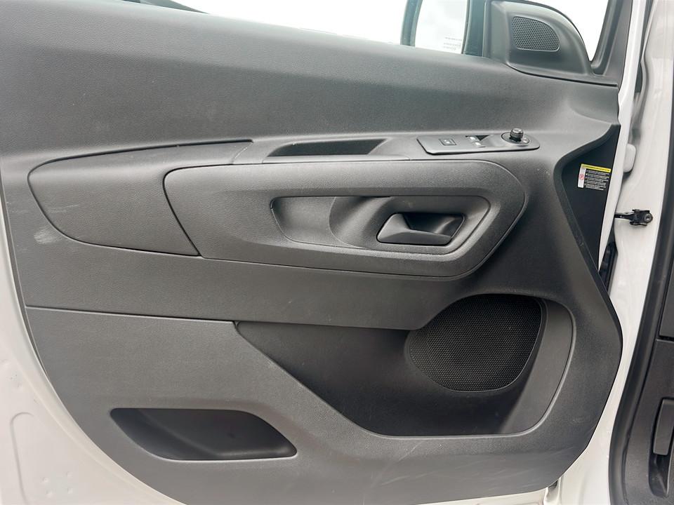 peugeot-partner-2024-diesel-1499cc