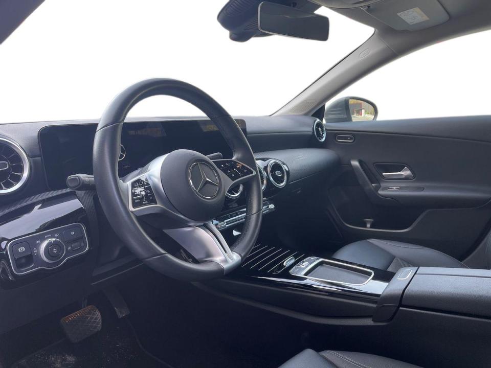 mercedes-benz-cla-2025-diesel-1950cc