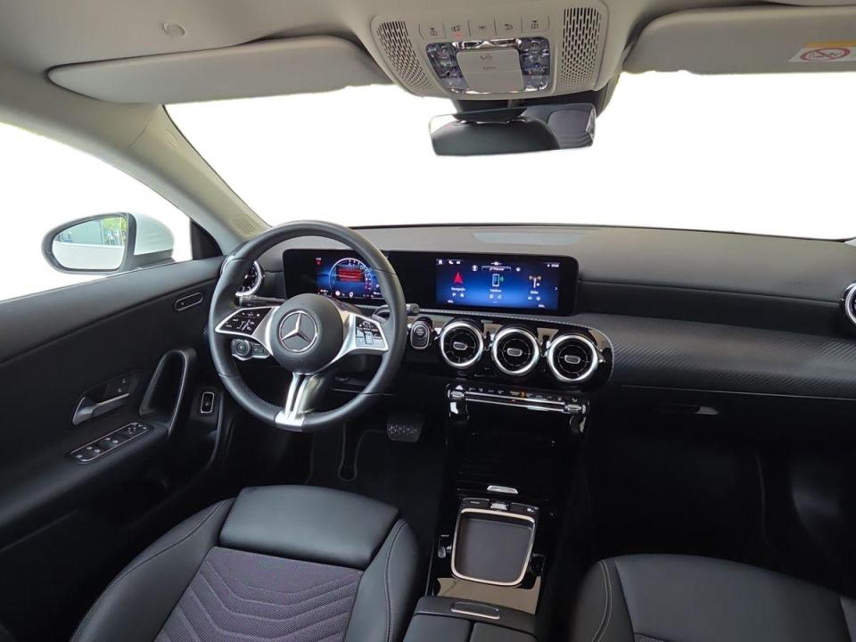 mercedes-benz-glb-2025-hibrido-1332cc