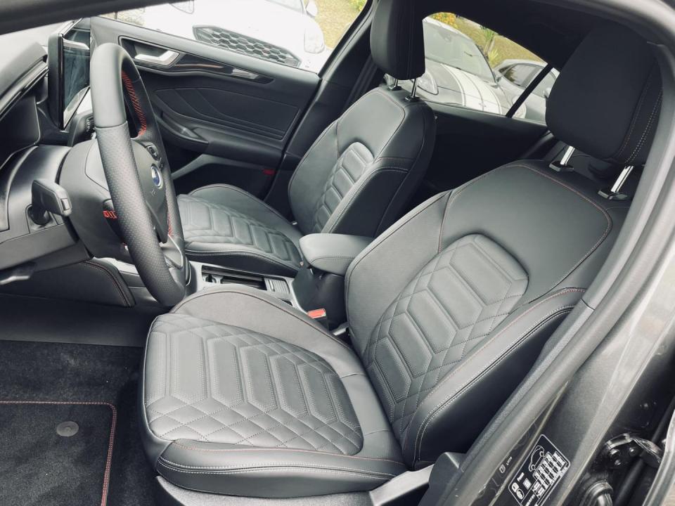 ford-focus-2025-gasolina-998cc