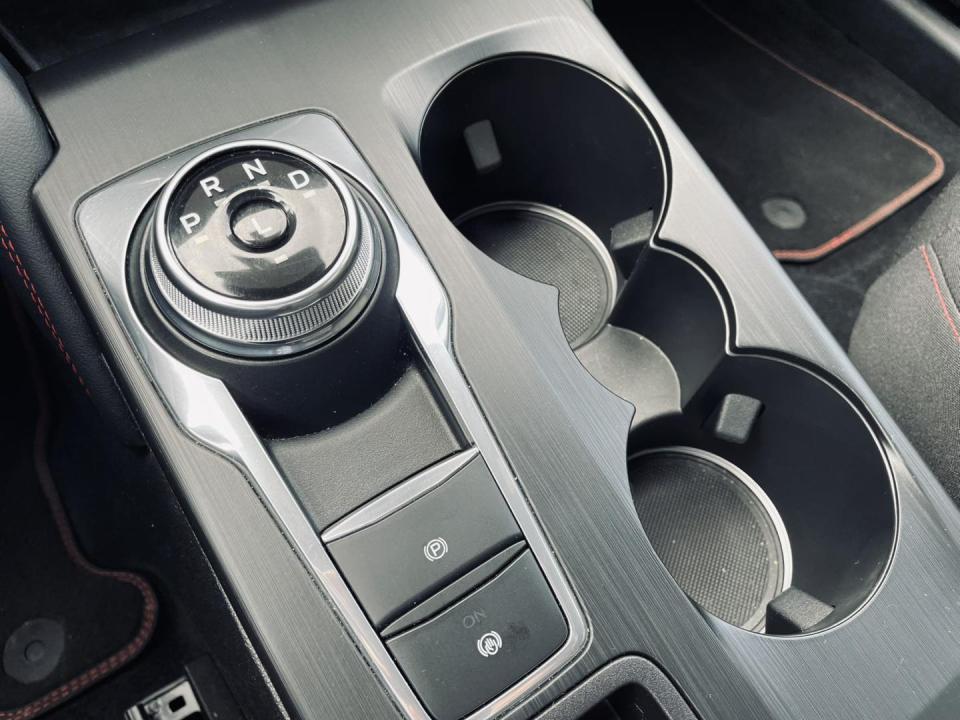 ford-kuga-2024-hibrido-2488cc