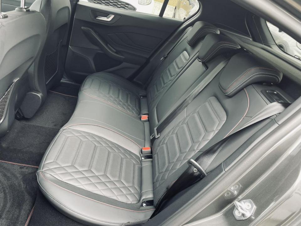 ford-focus-2025-gasolina-998cc