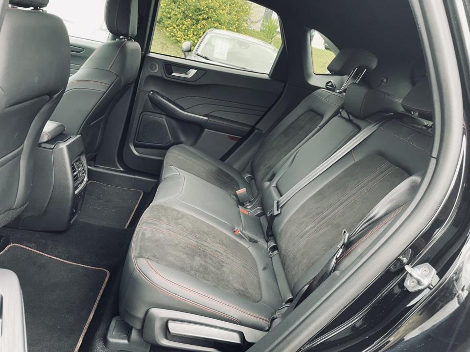 ford-kuga-2024-hibrido-2488cc