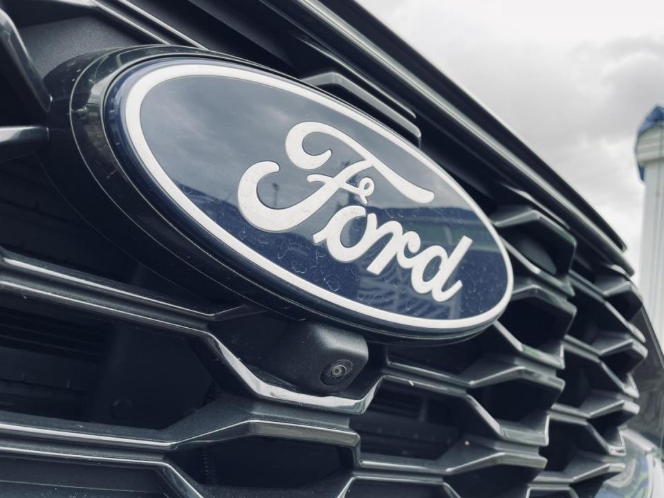 ford-kuga-2024-hibrido-2488cc