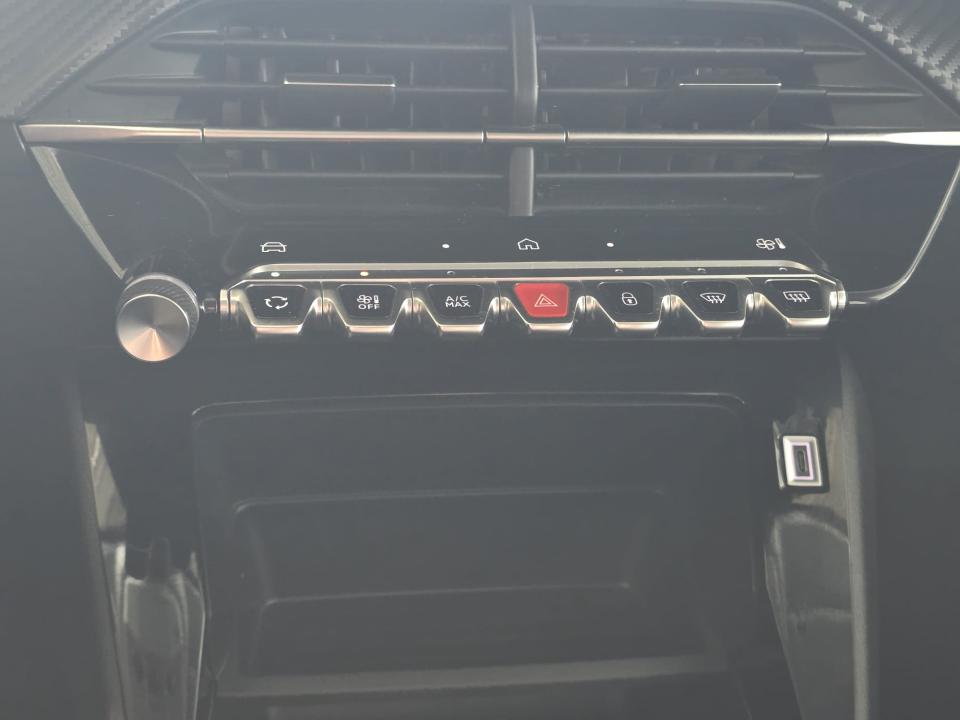 peugeot-208-2024-gasolina-1199cc