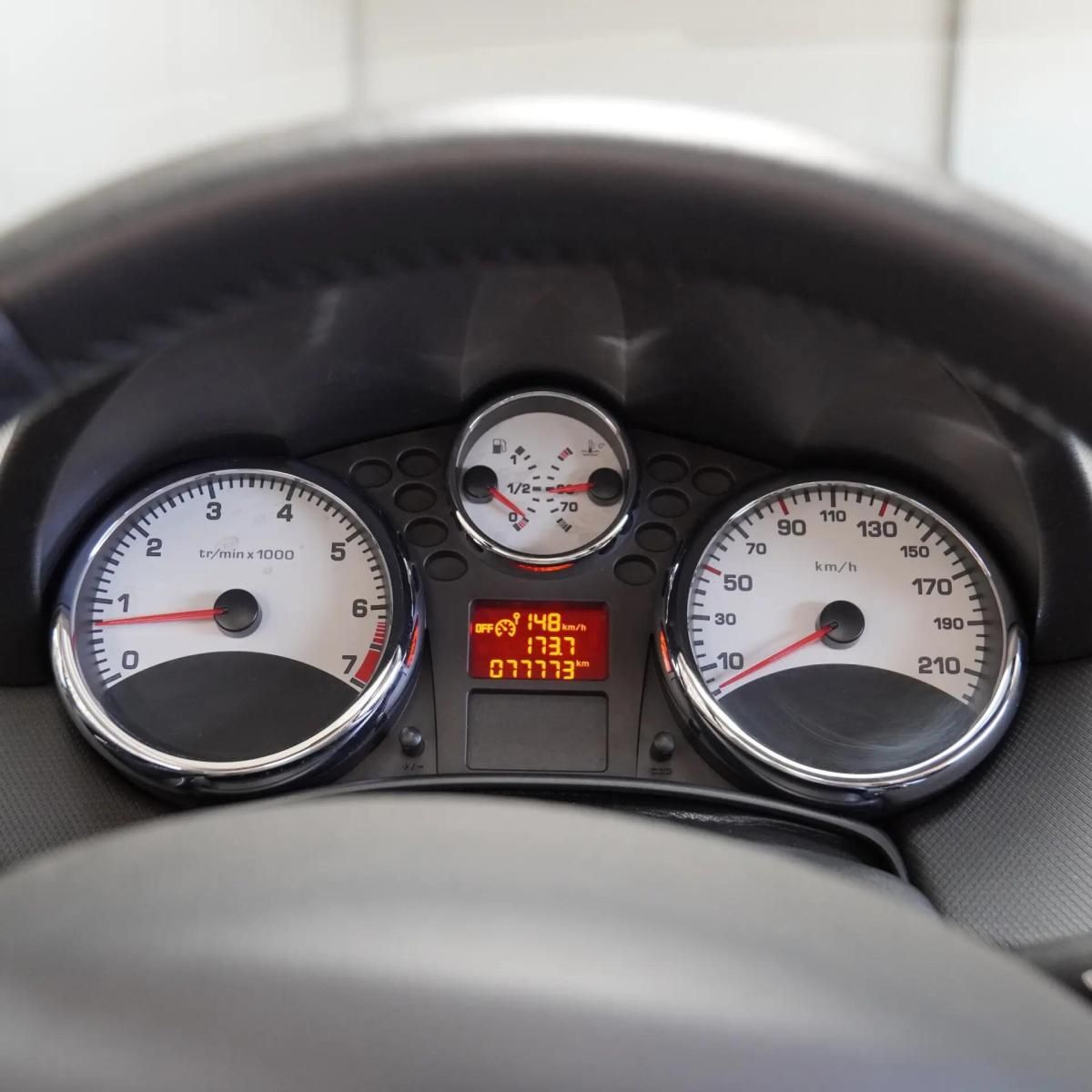 peugeot-207-cc-2011-gasolina-1598cc