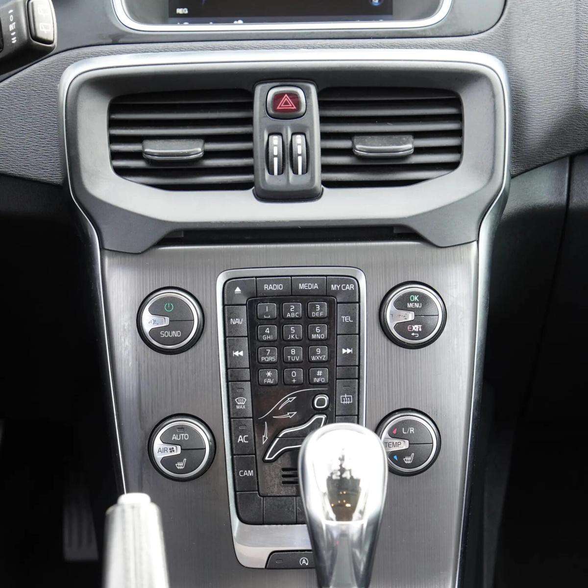 volvo-v40-2013-diesel-1560cc