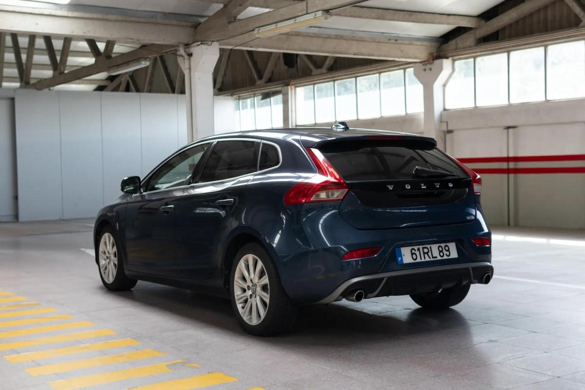 volvo-v40-2013-diesel-1560cc