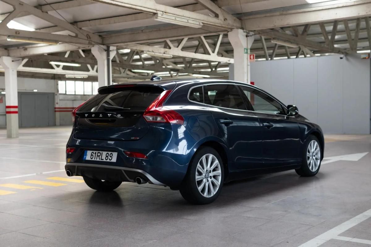 volvo-v40-2013-diesel-1560cc