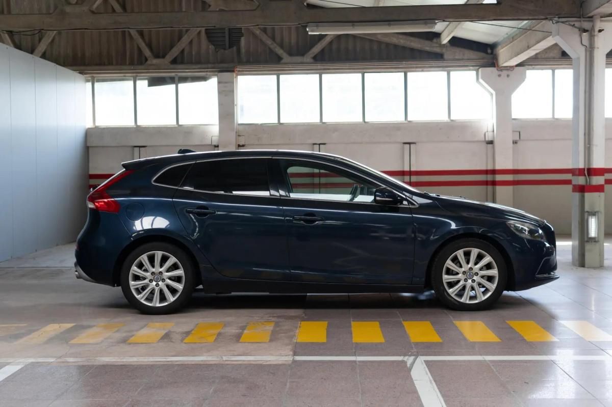 volvo-v40-2013-diesel-1560cc