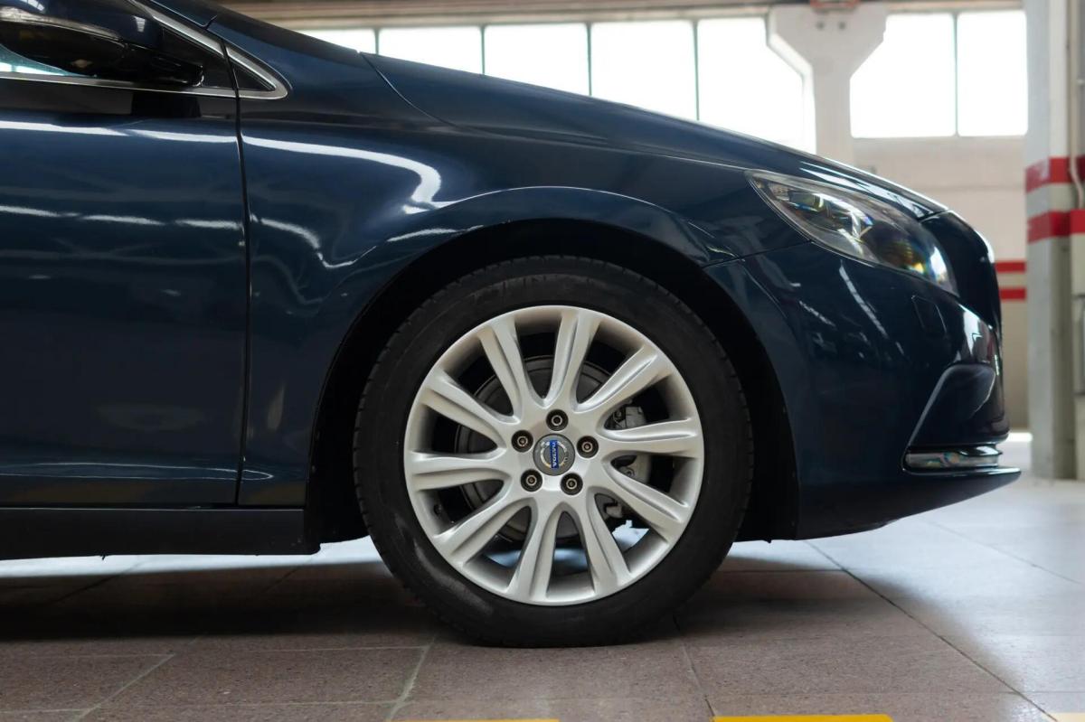 volvo-v40-2013-diesel-1560cc