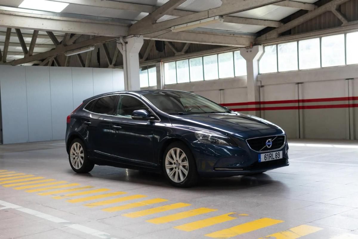 volvo-v40-2013-diesel-1560cc
