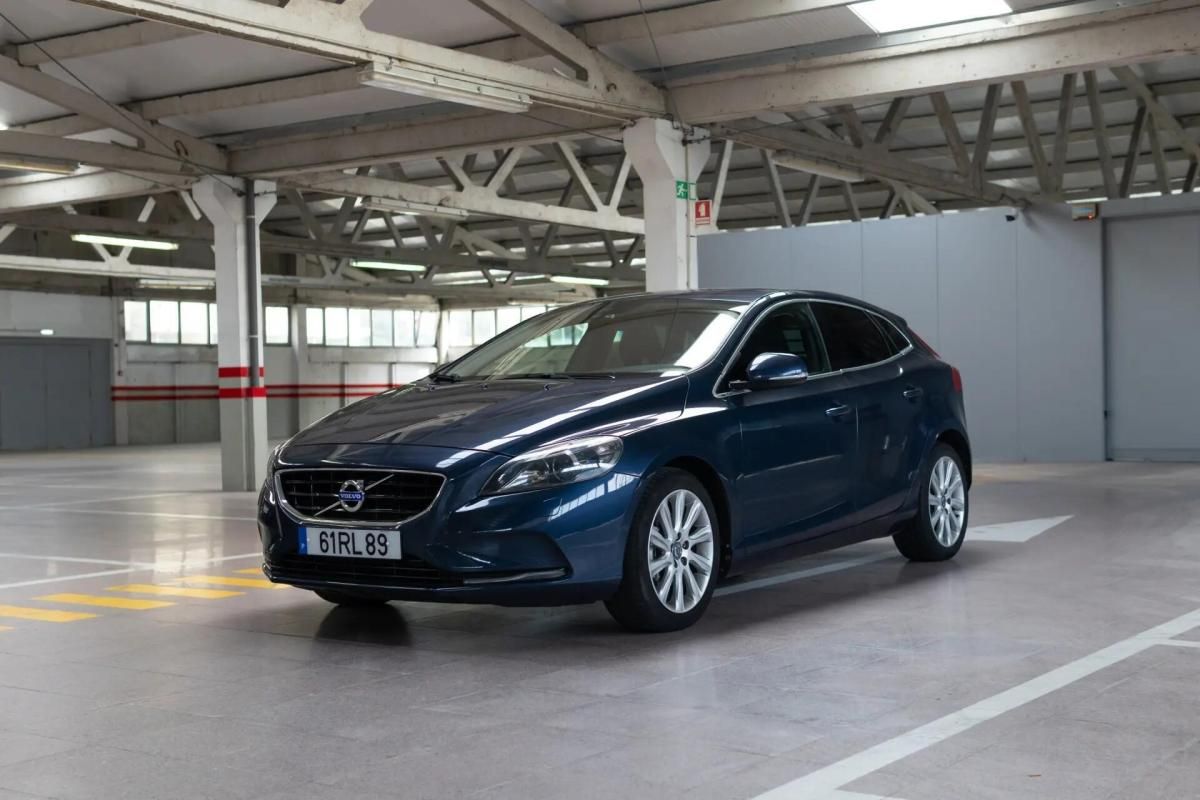 volvo-v40-2013-diesel-1560cc