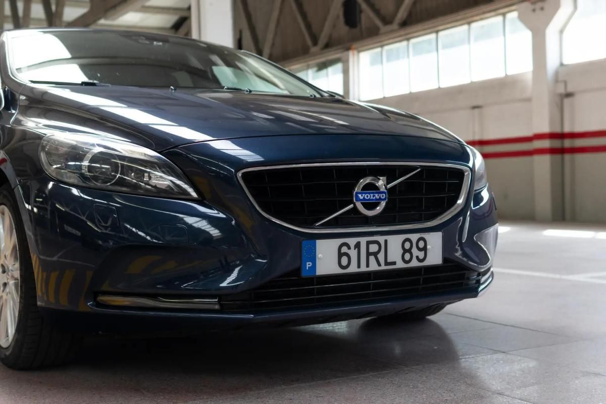 volvo-v40-2013-diesel-1560cc