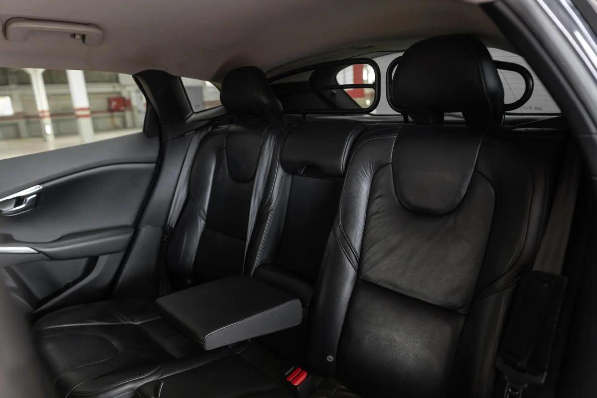 volvo-v40-2013-diesel-1560cc