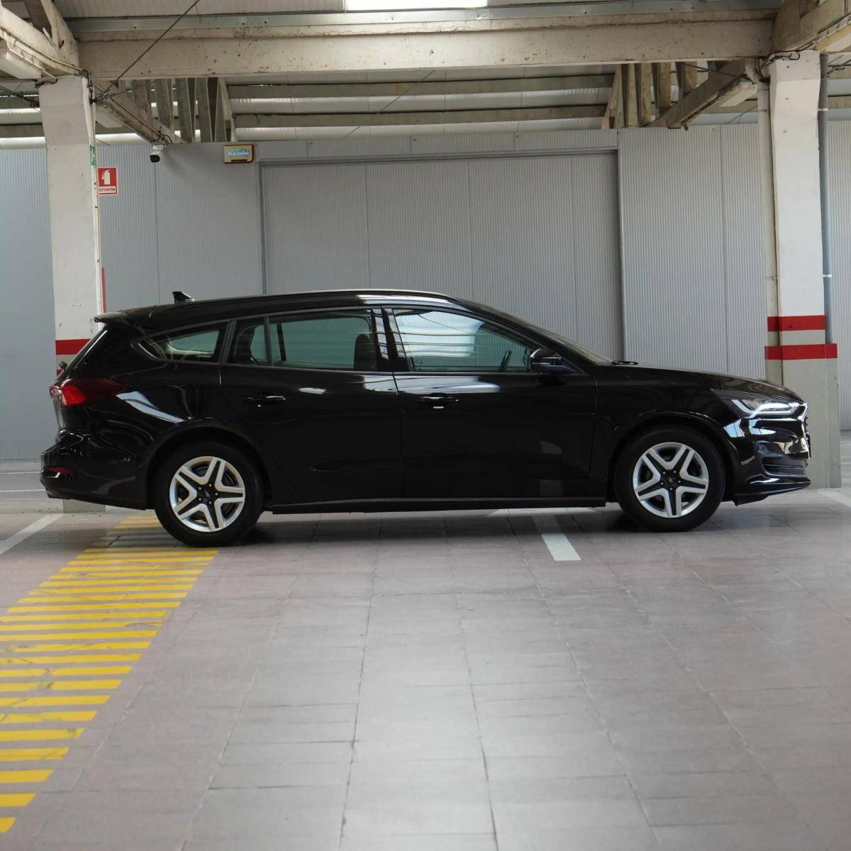 ford-focus-sw-2023-diesel-1499cc
