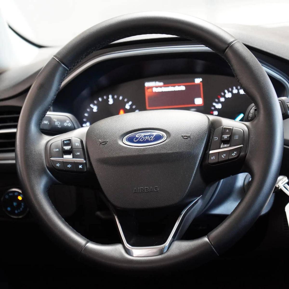 ford-focus-sw-2023-diesel-1499cc